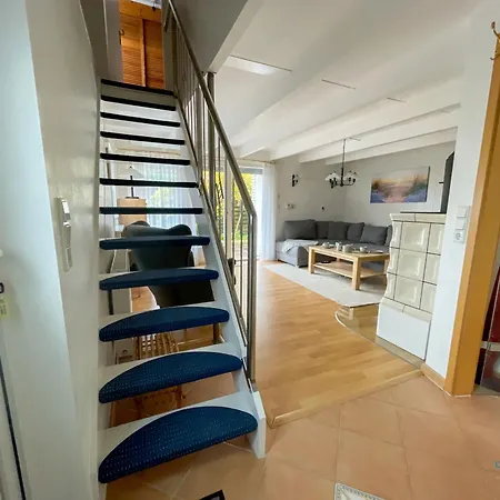 Elise Am - Ringwall 107