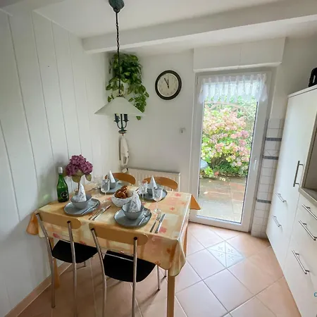 Elise Am - Ringwall 107